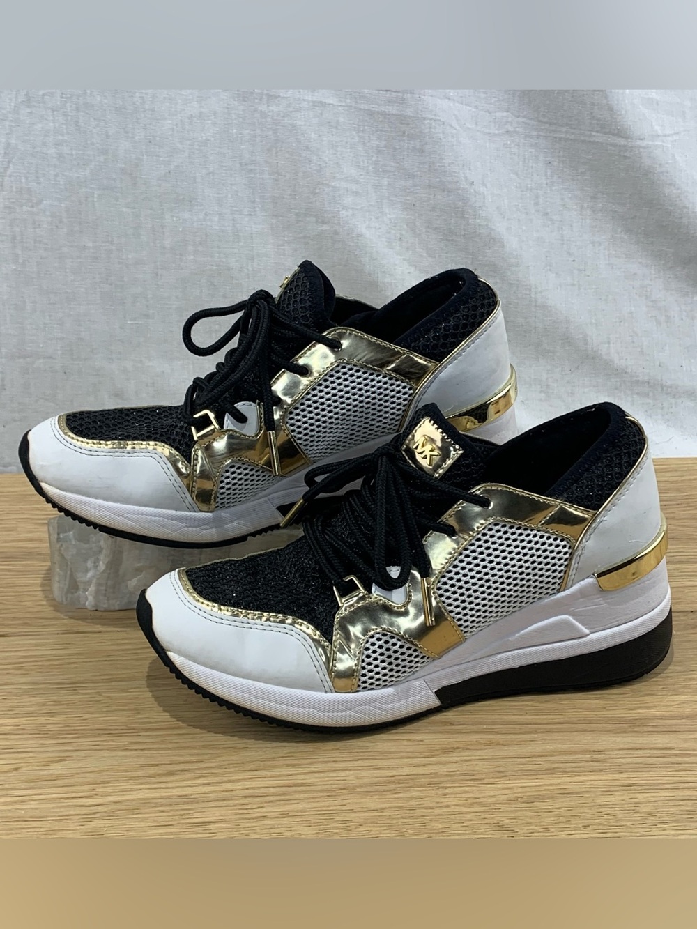 Michael Kors Liv Trainer Women’s 6 M Black Pale Gold Glitter Mesh Wedge Sneakers